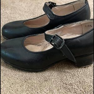 Flamenco dance shoes